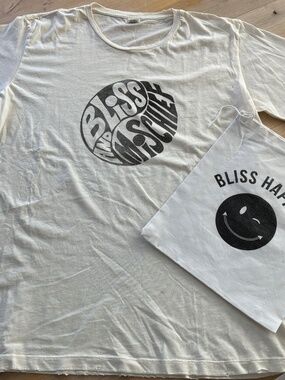 BLISS & MISCHIEF VINTAGE TEE /IVORY/SHORT SLEEVES